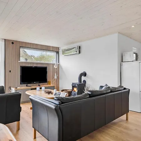 Stunning In Sydals With Kitchen Casa de Férias *